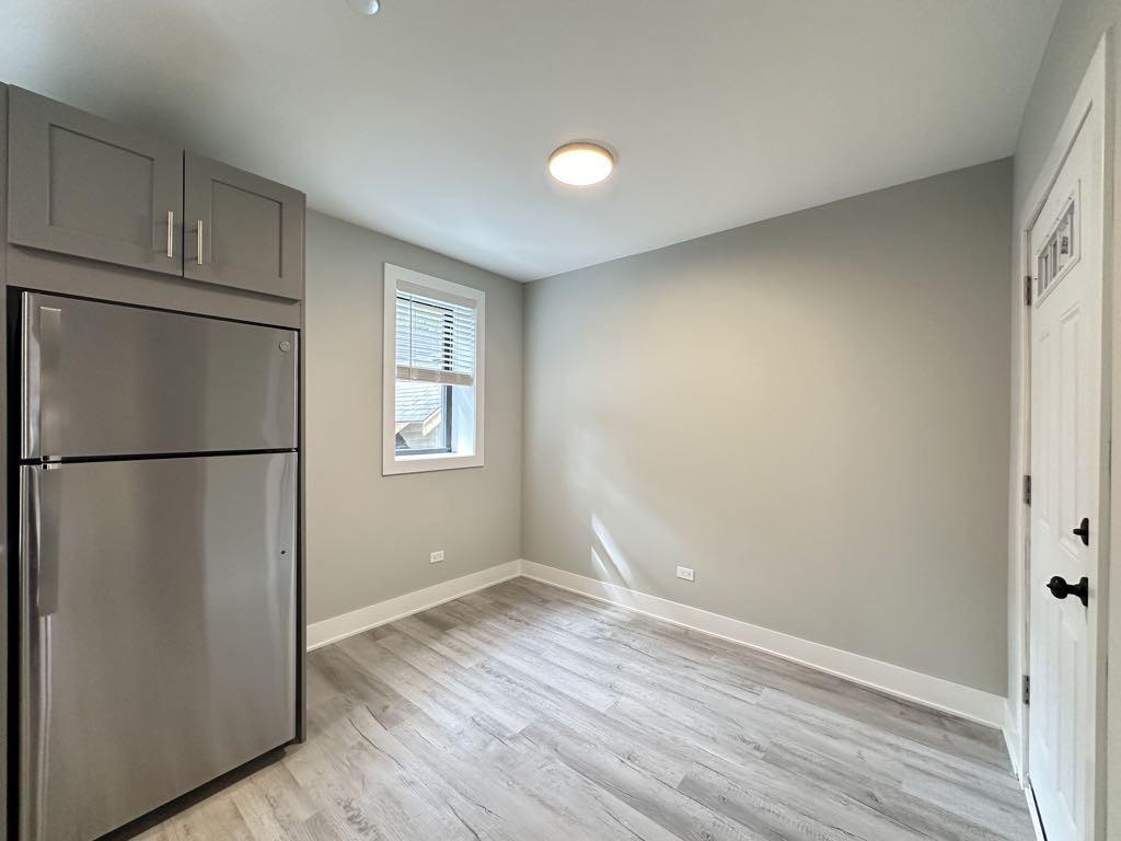 1135 Oak Ave #2W - Photo 7 of 21