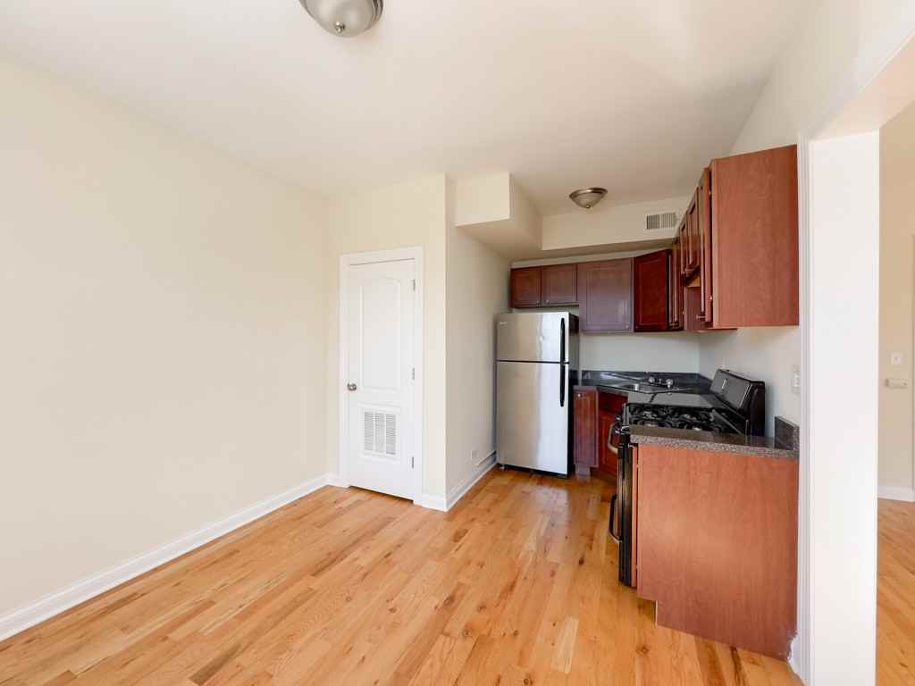 343 Park Ave #09 - Photo 7 of 21