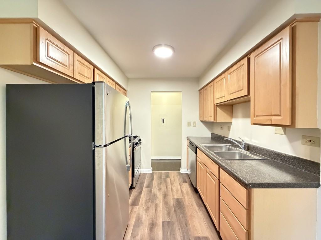 810 Seward St #303 - Photo 2 of 21