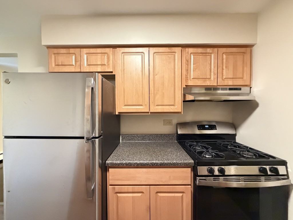 810 Seward St #303 - Photo 4 of 21