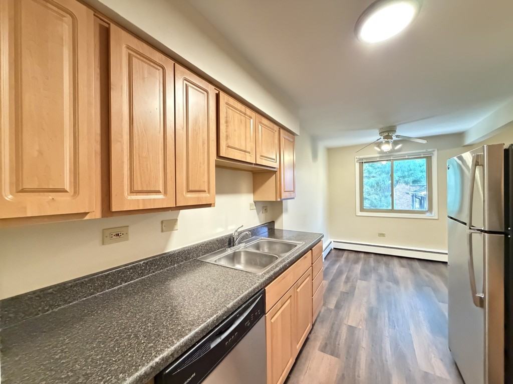 810 Seward St #303 - Photo 5 of 21