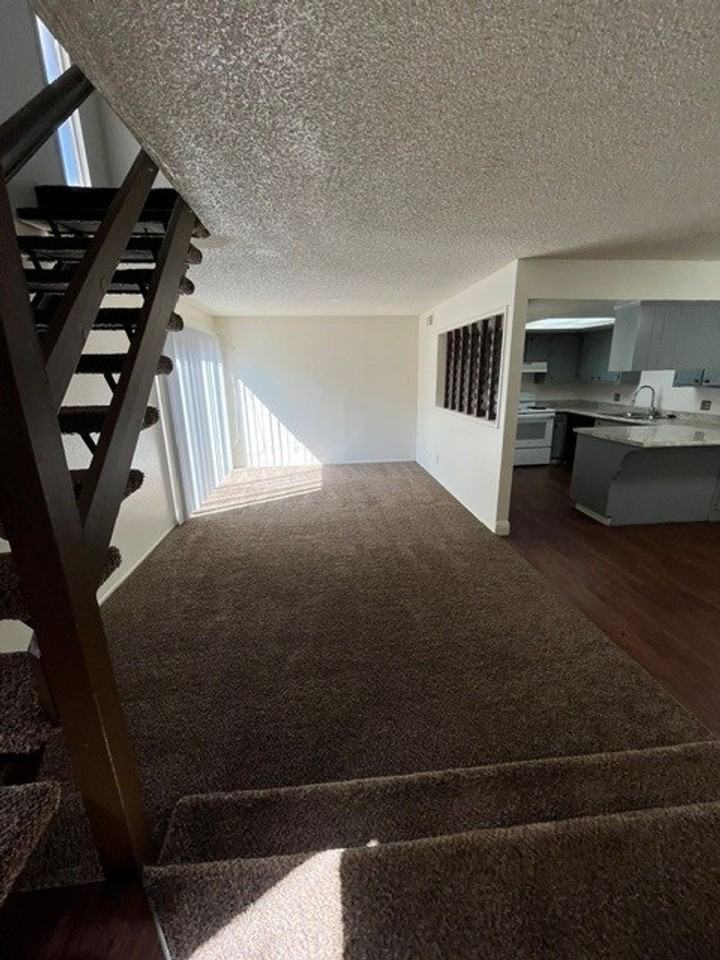 MPM - 2544, 2546, 2548, 2550 S. Sallee St. - Photo 4 of 19