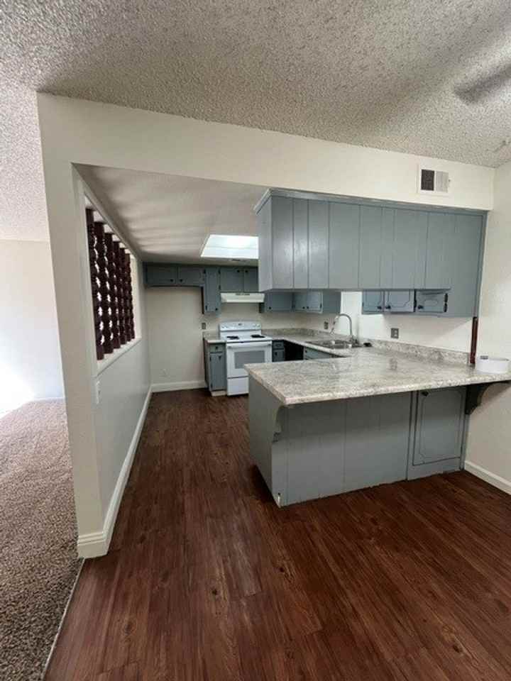 MPM - 2544, 2546, 2548, 2550 S. Sallee St. - Photo 7 of 19