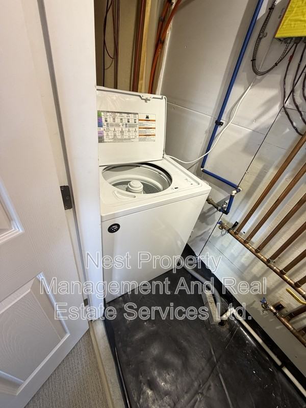 7614 St Andrew Crt #B - Photo 5 of 11