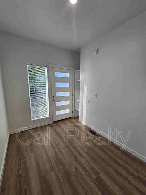 3813 E 12th Ave - Photo 3 of 29