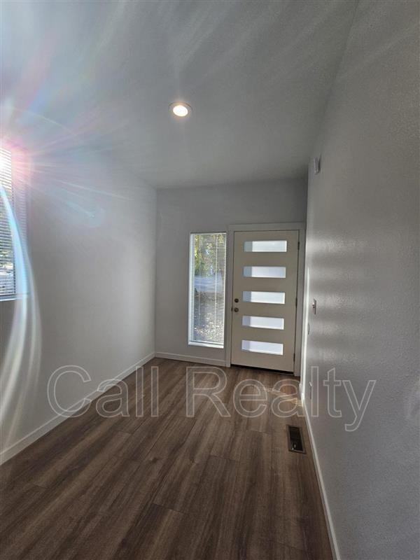 3813 E 12th Ave - Photo 4 of 29
