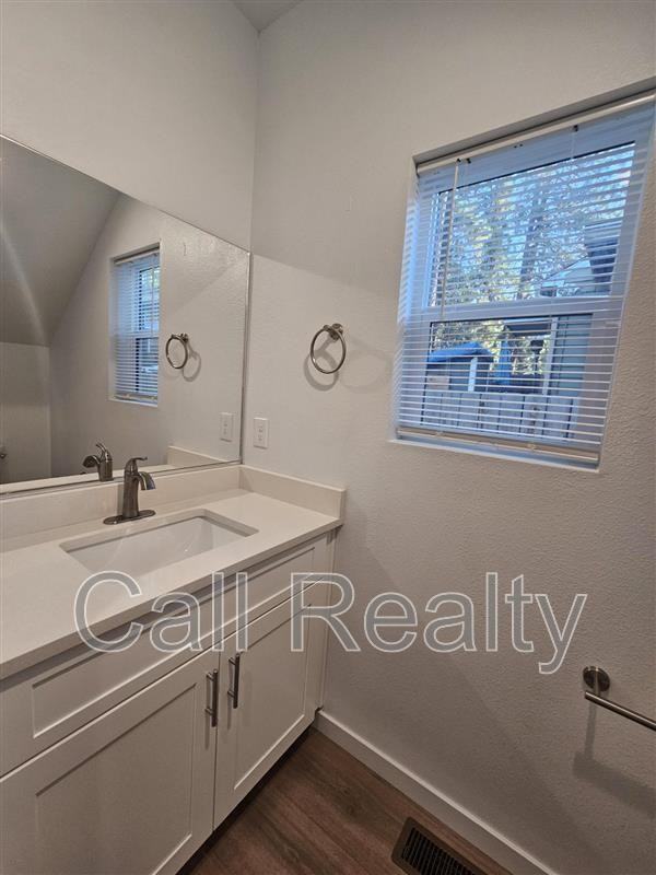 3813 E 12th Ave - Photo 6 of 29