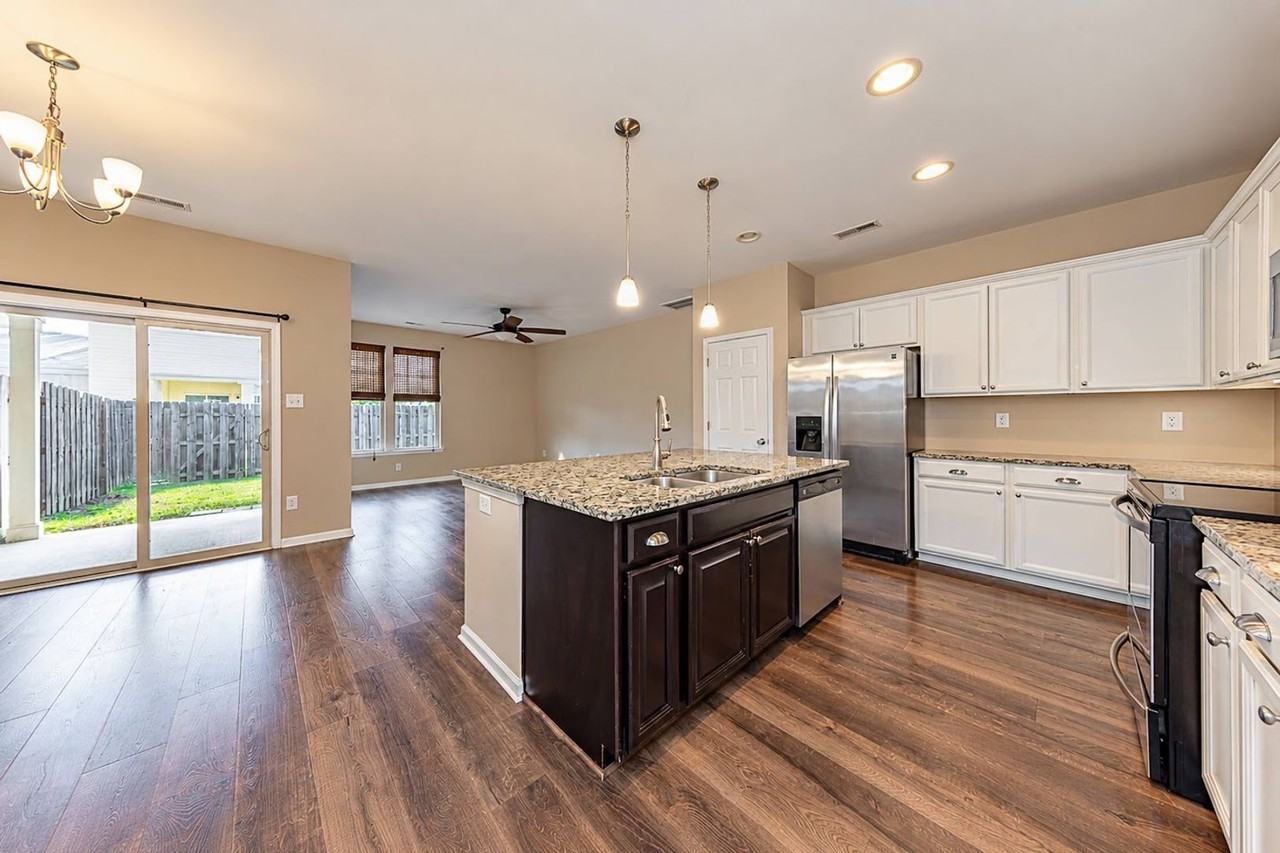 6519 Campaign St - Photo 3 of 12