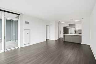 930 W Altgeld St #1-1 - Photo 1 of 1