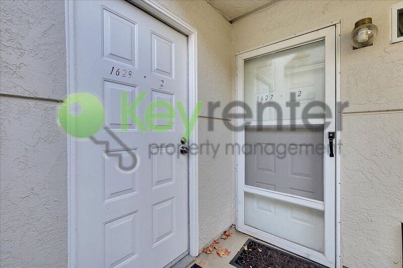 1629 10th St #2 - Photo 4 of 21