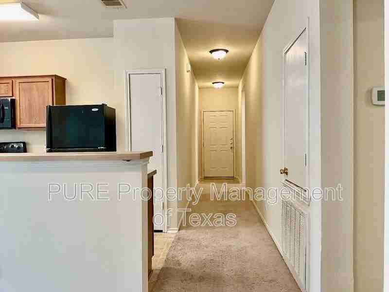 204 Delby St - Photo 4 of 25