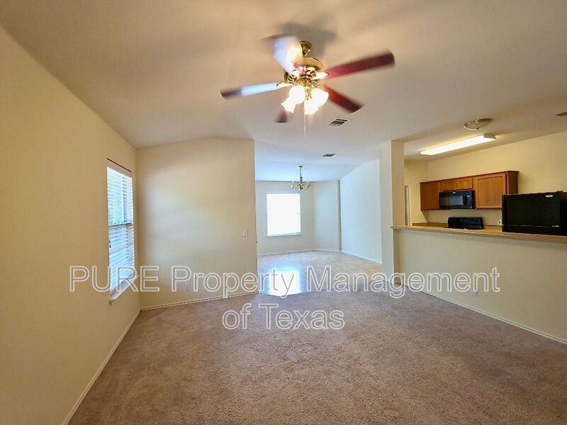 204 Delby St - Photo 5 of 25