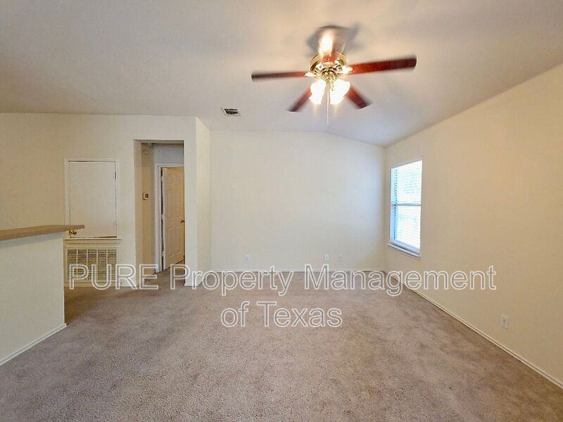 204 Delby St - Photo 6 of 25