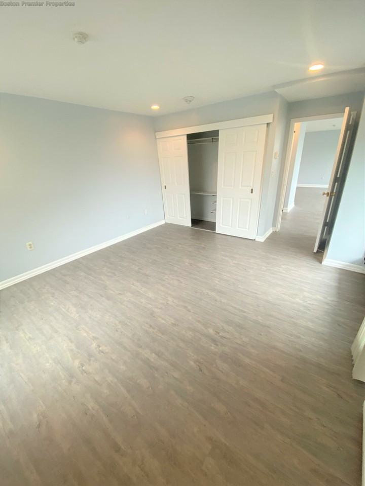 Adams St #210 - Photo 3 of 15
