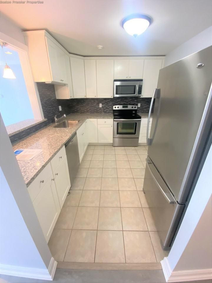Adams St #210 - Photo 5 of 15