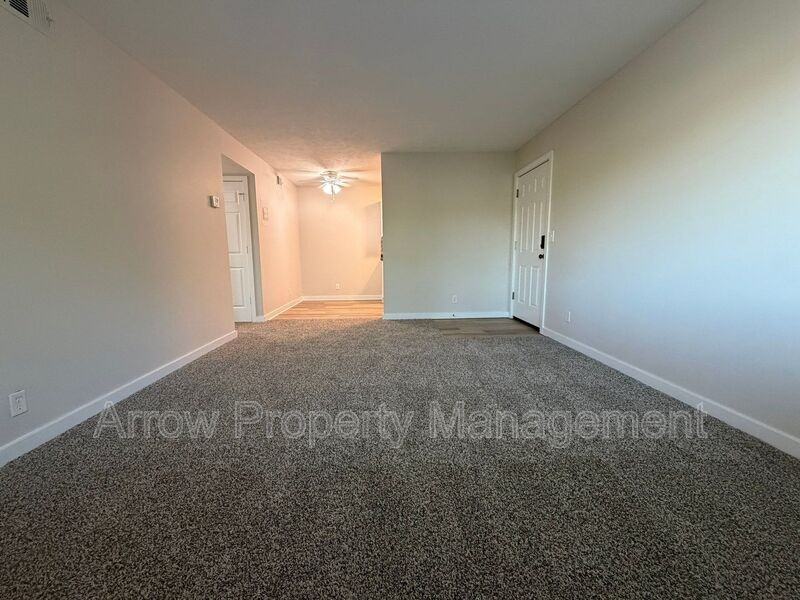 3840 S 46th St - Photo 5 of 13