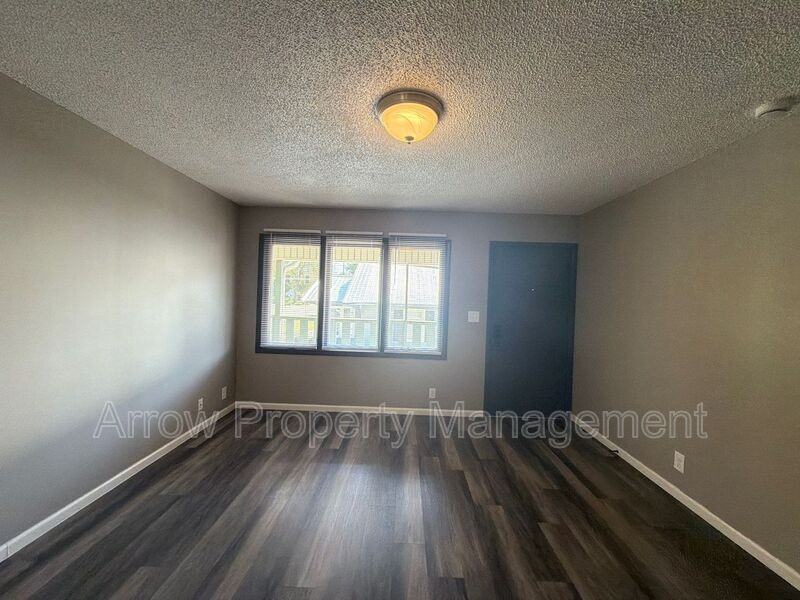 1323 S 10th St #1 - Photo 2 of 10