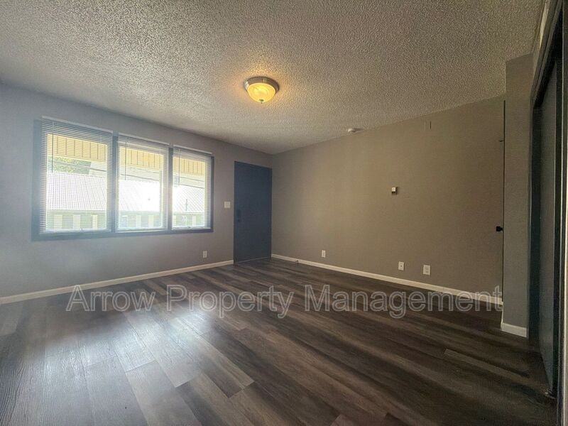 1323 S 10th St #1 - Photo 3 of 10