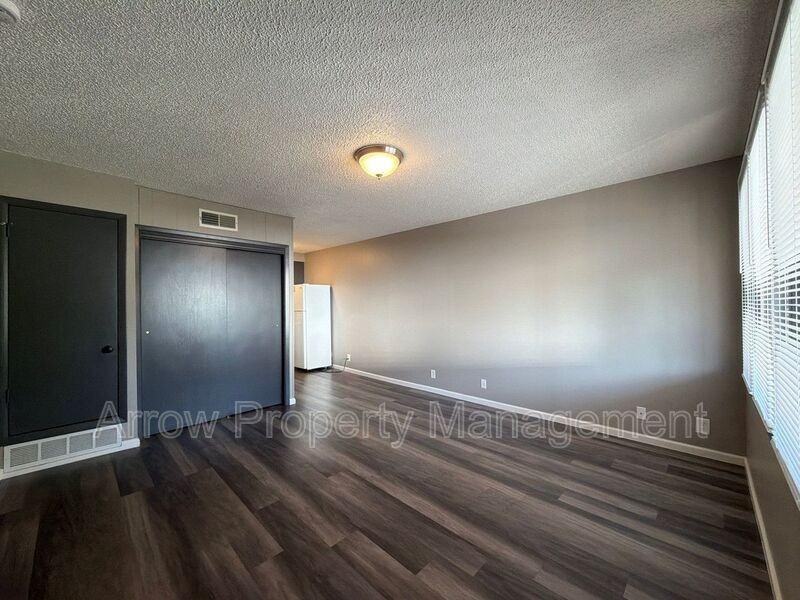1323 S 10th St #1 - Photo 4 of 10