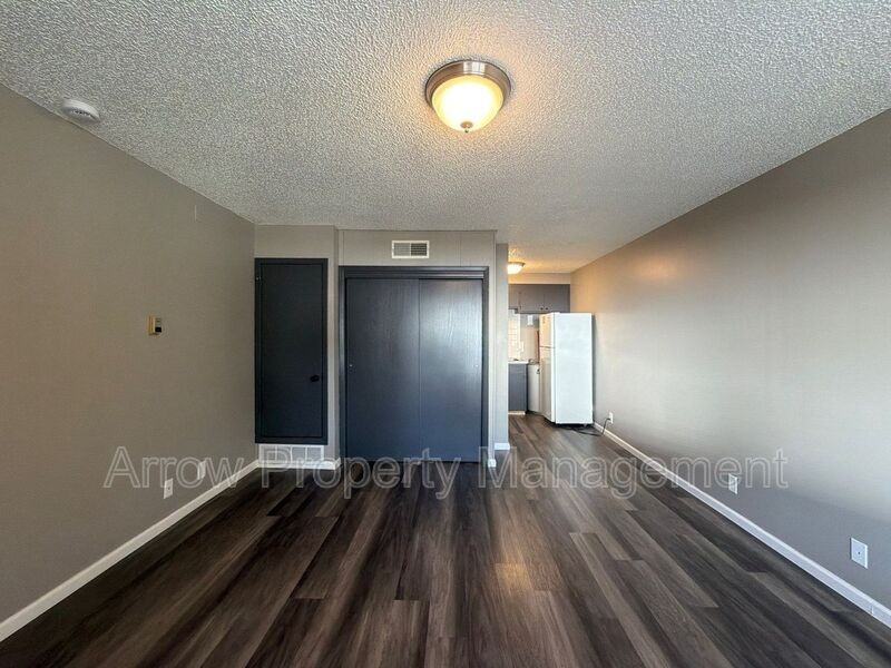 1323 S 10th St #1 - Photo 5 of 10