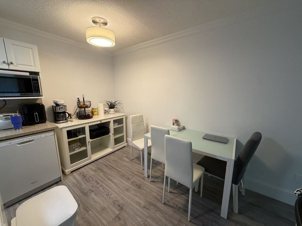 1045 Howie Avenue #106 - Photo 6 of 9