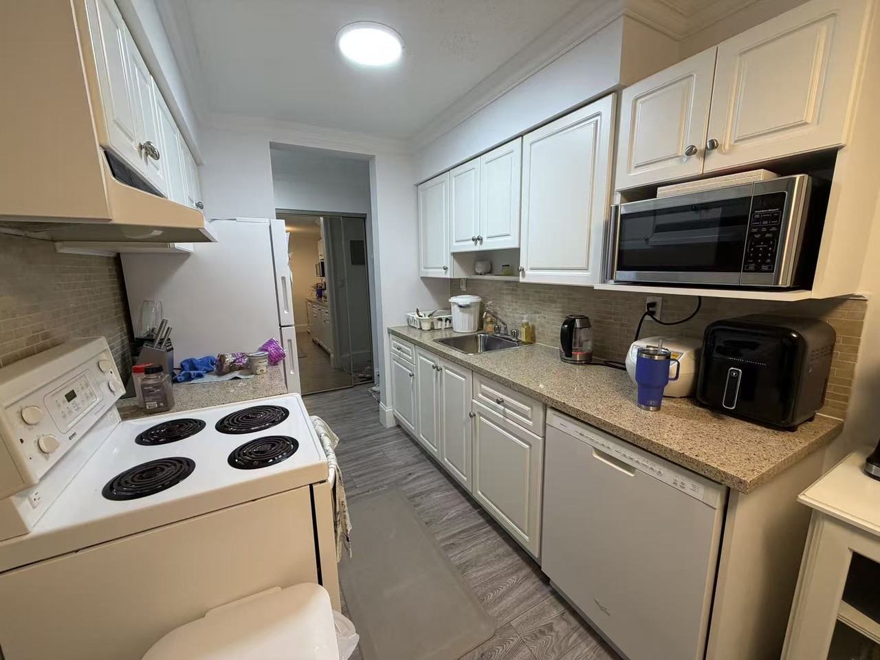 1045 Howie Avenue #106 - Photo 4 of 9