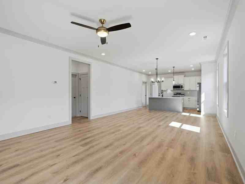 109 Equality Ct - Photo 4 of 25
