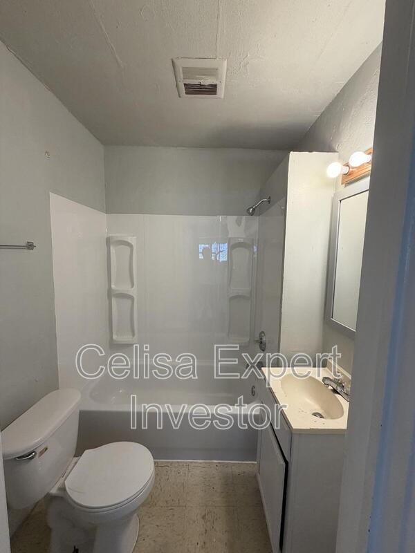 704 W Dewald St - Photo 4 of 7