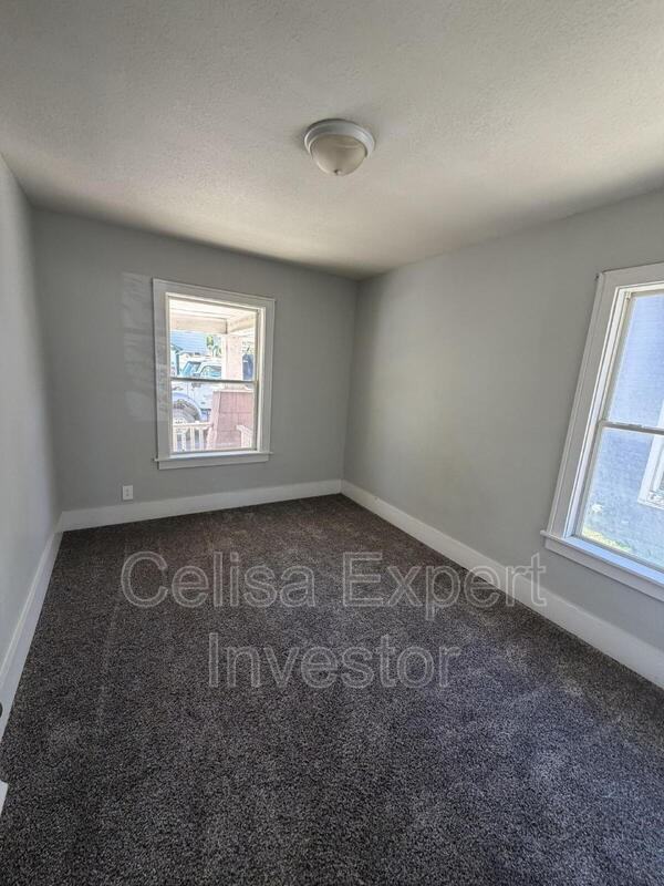 704 W Dewald St - Photo 5 of 7