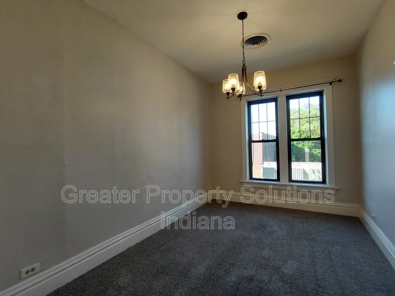 416 E Commercial Ave1 - Photo 3 of 6