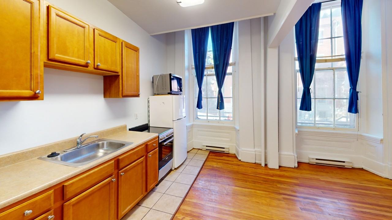 1114 Spruce Street, Philadelphia, PA 19107 - Photo 2 of 8