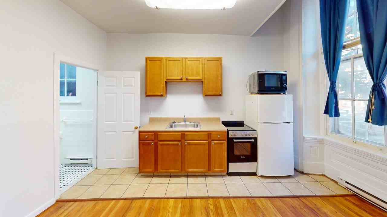 1114 Spruce Street, Philadelphia, PA 19107 - Photo 3 of 8