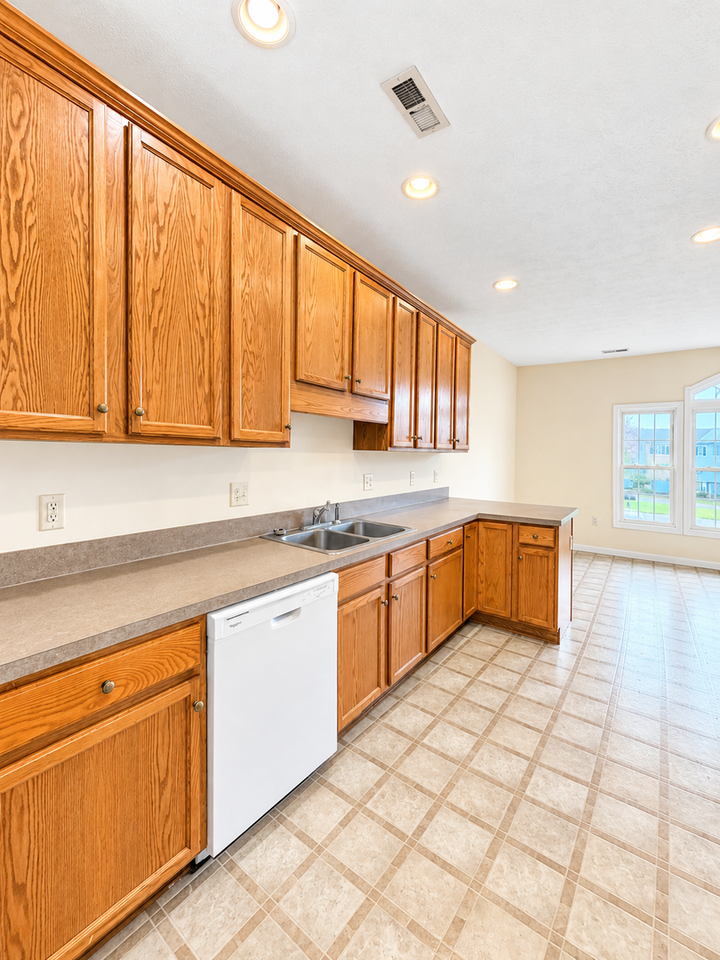 1410 Verdant Spring Ln - Photo 6 of 13