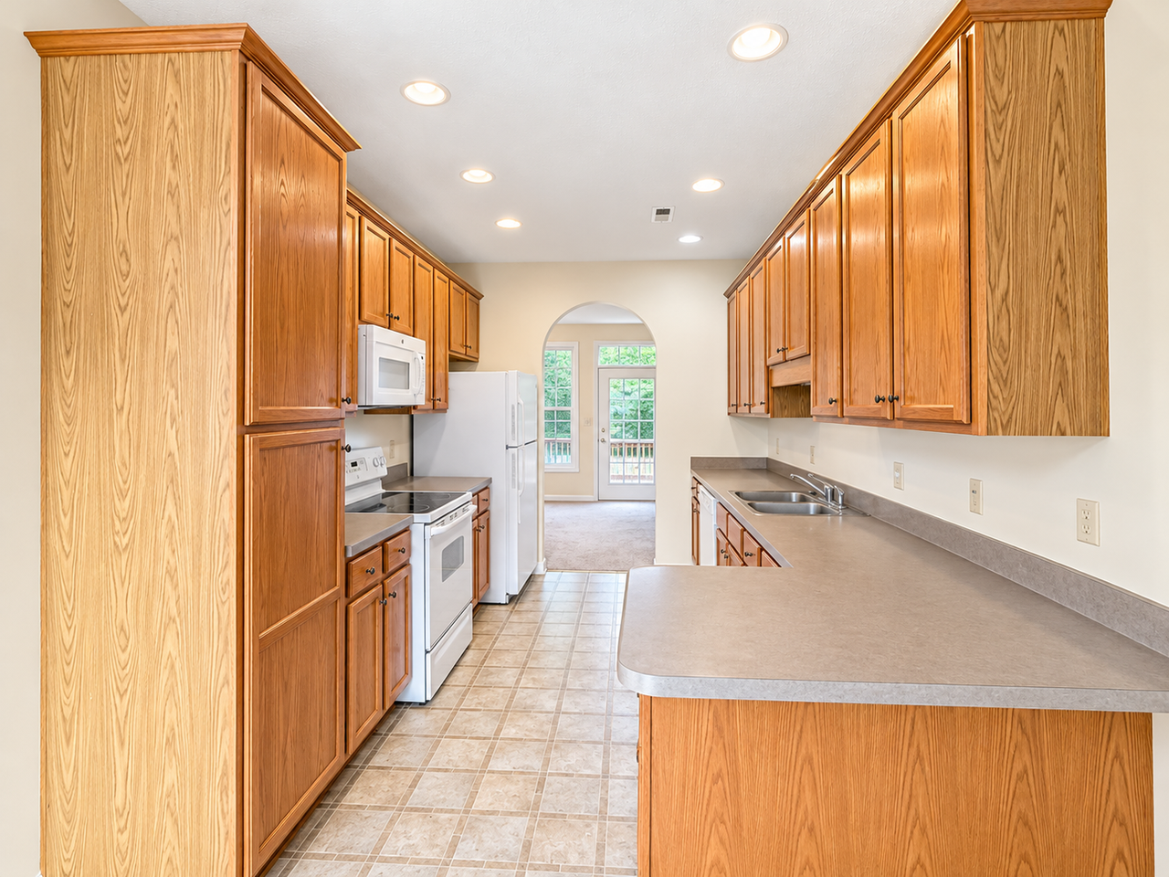 1410 Verdant Spring Ln - Photo 7 of 13