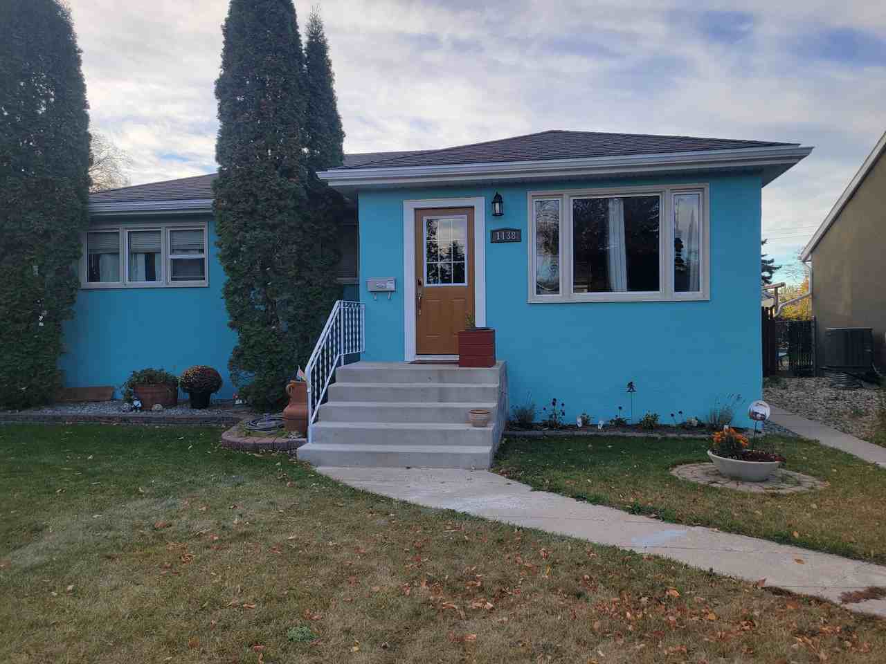 1138 2 Street East - Photo 2 of 17
