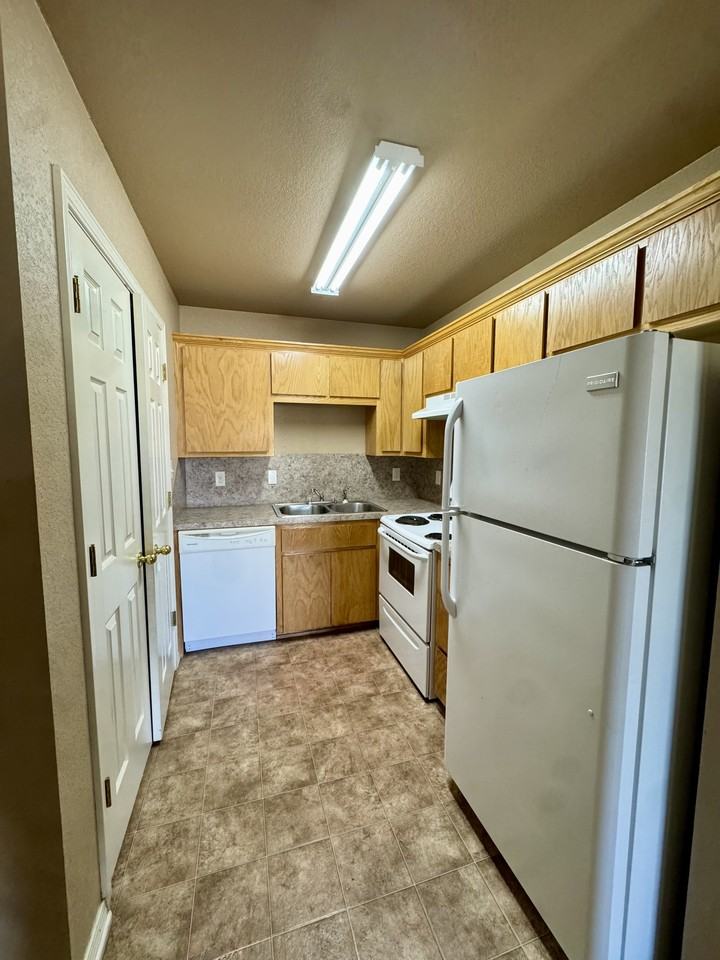 303 South Roland Road - Parkview - Photo 3 of 7