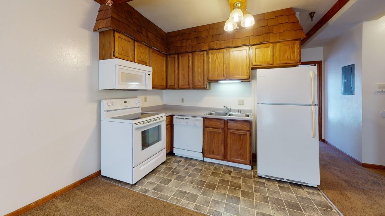 11 East Gilman Street - Photo 2 of 22