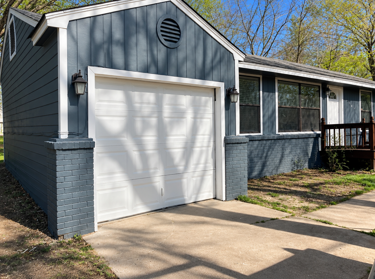 4665 N Main St - Photo 2 of 16