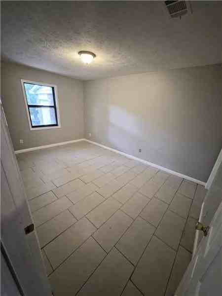 150 Forest Pl - Photo 7 of 17