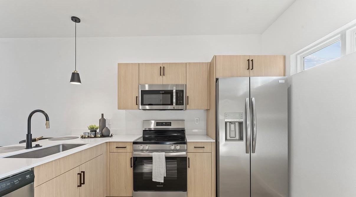 1443 West Hendon Street - Photo 6 of 15