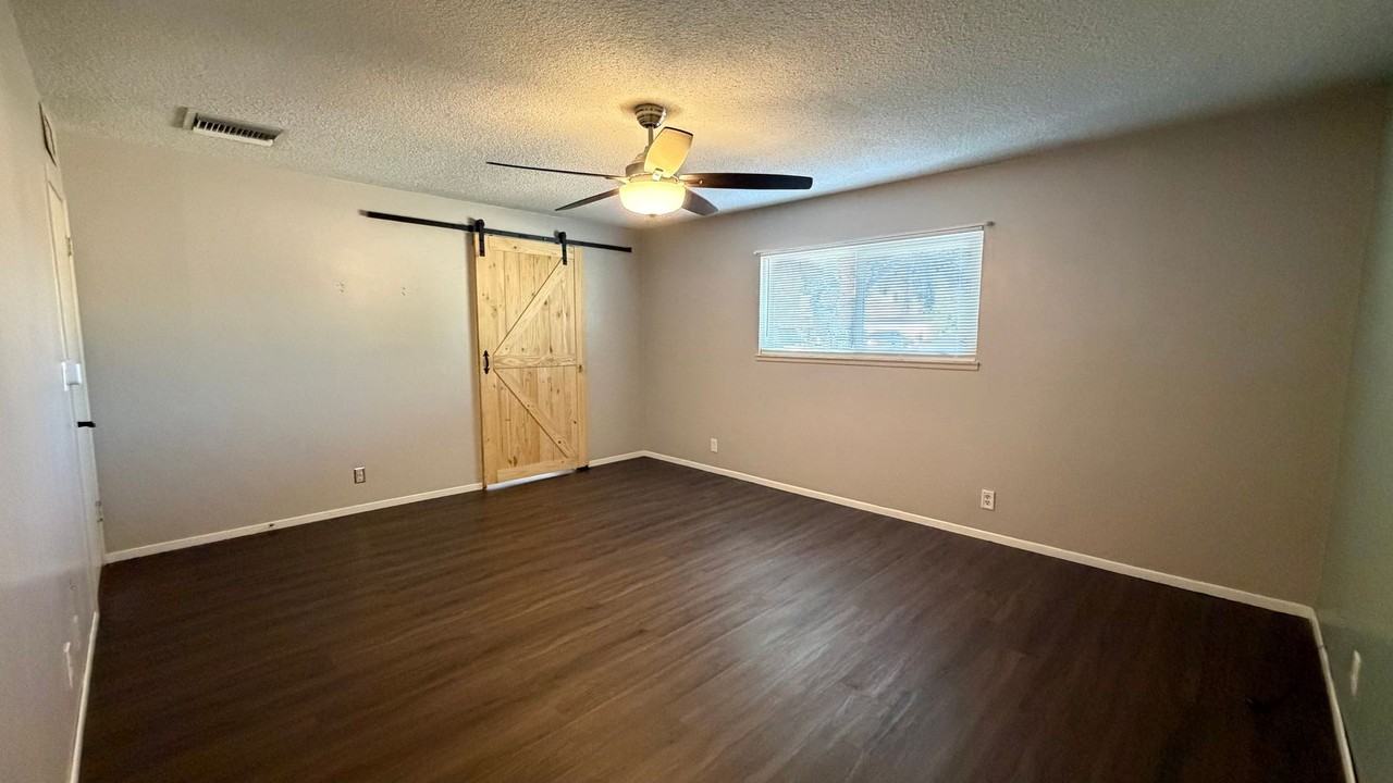 218 S Primrose St - Photo 7 of 13