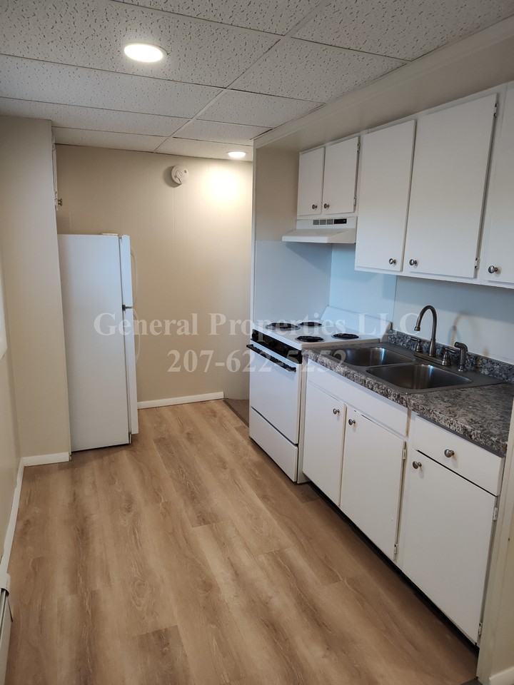584 Riverside Drive - Photo 4 of 10