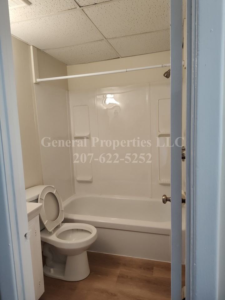 584 Riverside Drive - Photo 7 of 10