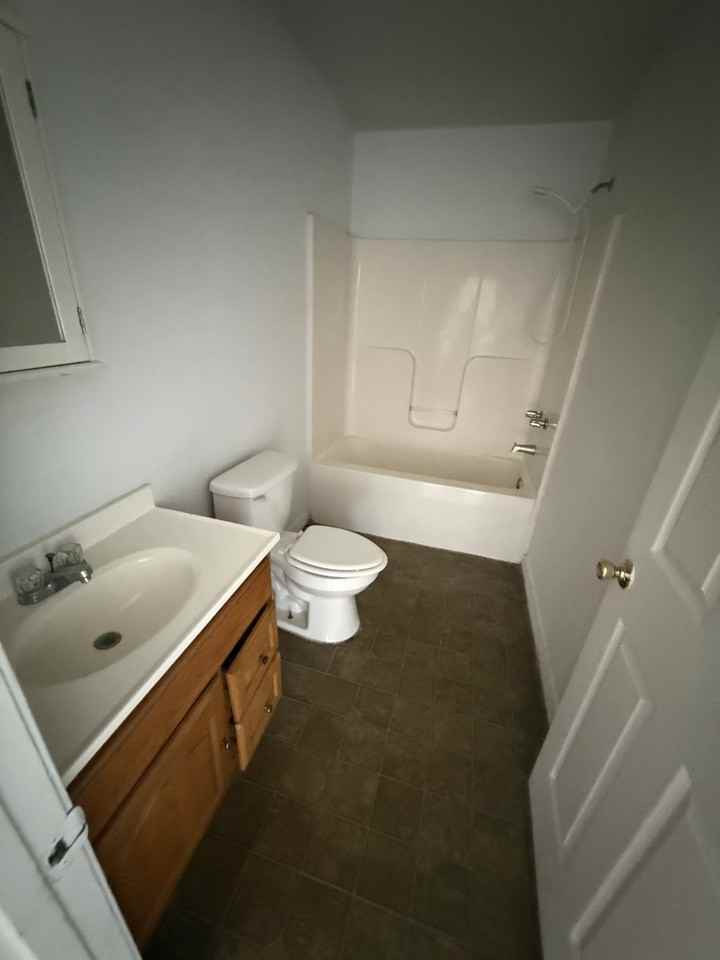 Janie Circle Apartments - Photo 5 of 6
