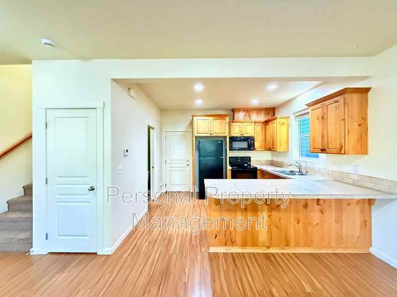 137 Nw 76th St - Photo 2 of 32