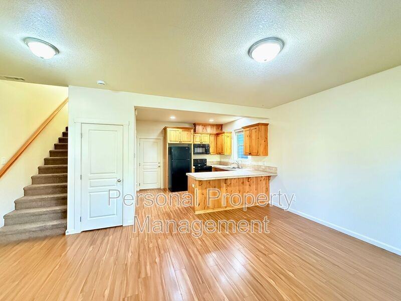 137 Nw 76th St - Photo 6 of 32