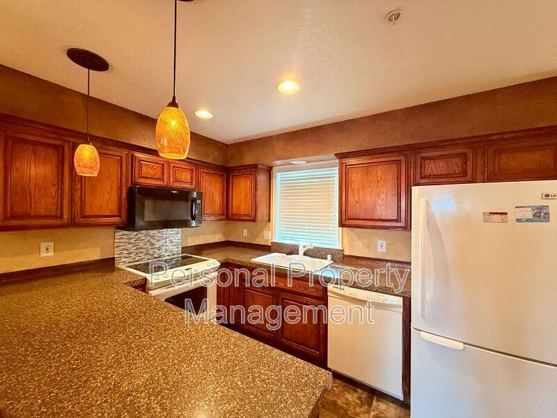 2766 E Mcloughlin Blvd - Photo 4 of 31