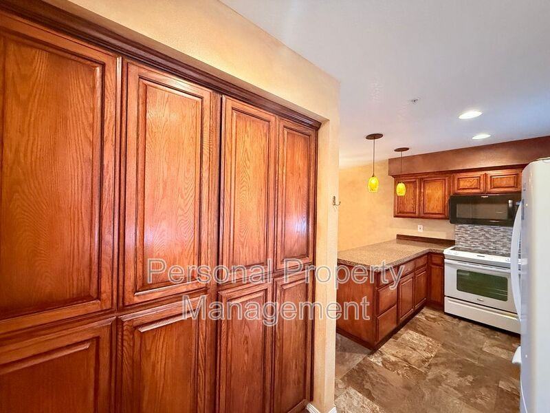 2766 E Mcloughlin Blvd - Photo 5 of 31