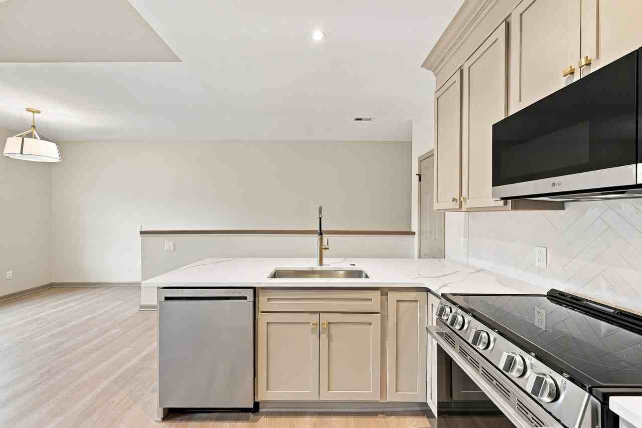 Coventry Apartments - Photo 2 of 44
