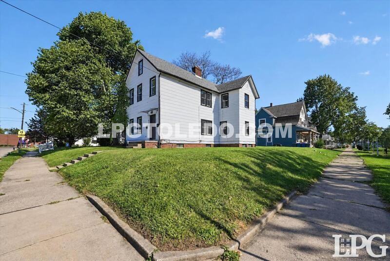 804 2nd St - Photo 2 of 20
